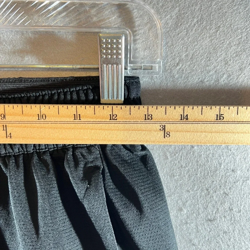 757 | Nike Dri-FIT Mesh Logo Athletic Basketball Shorts Black Boys Size S 8